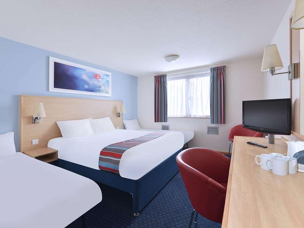 Travelodge Peterborough Central Habitación foto
